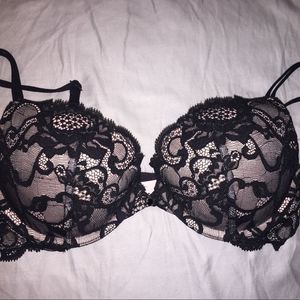 Victoria Secret very sexy black lace push-up bra 32C
